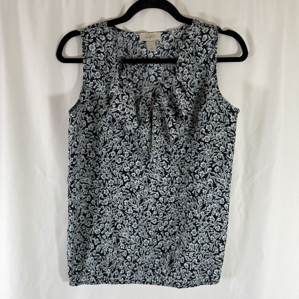 Loft Blouse Women's XS Blue Floral Sleeveless Ruffle Neckline 100% Polyester